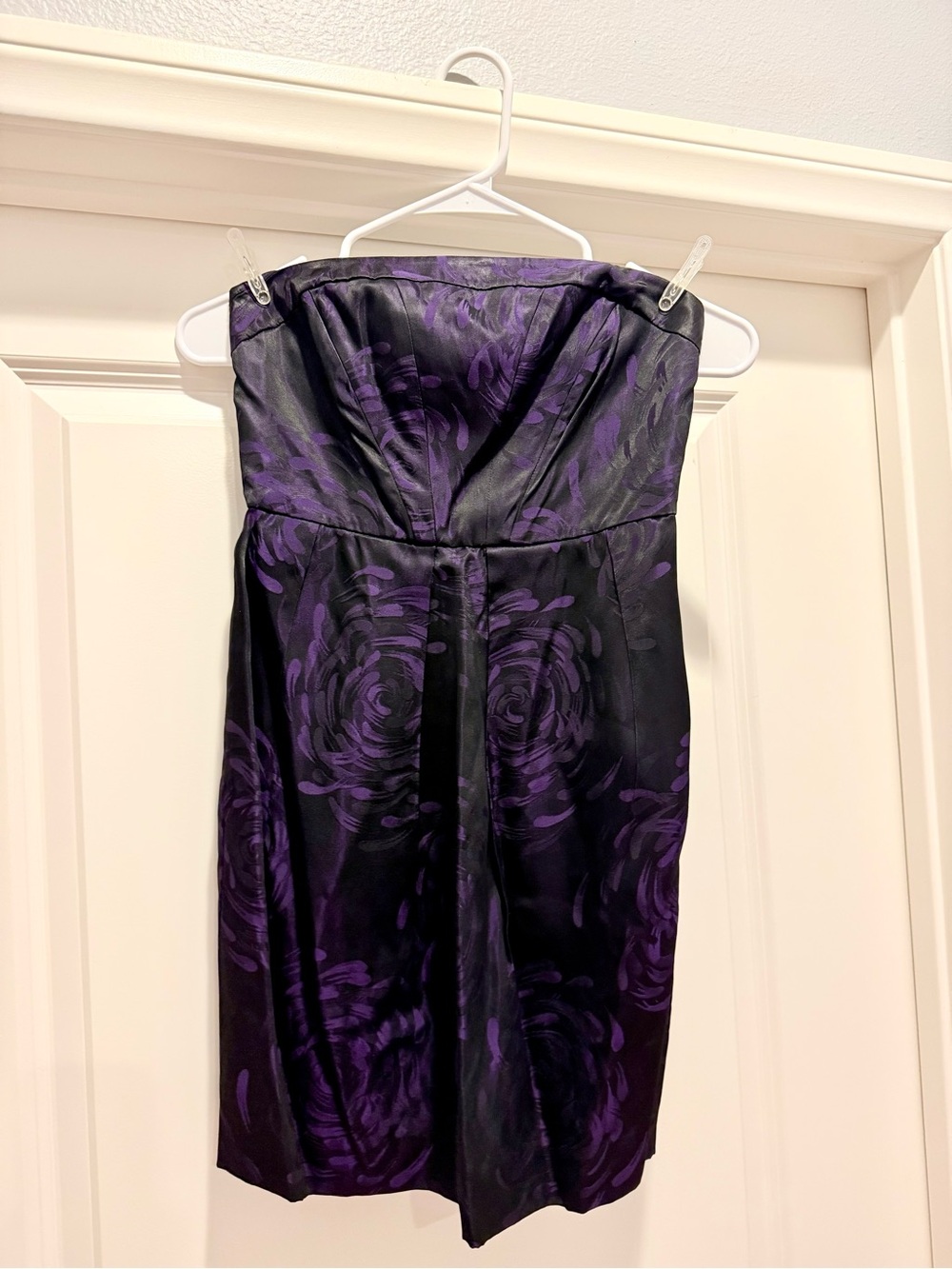GUESS by Marciano Size 0 Black Purple Rose Strapless Satin Dress Y2K